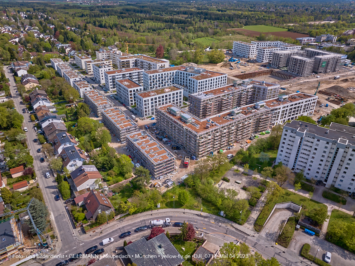 04.05.2023 - Luftbilder vom Alexisqaurtier und Pandion Verde in Neuperlach